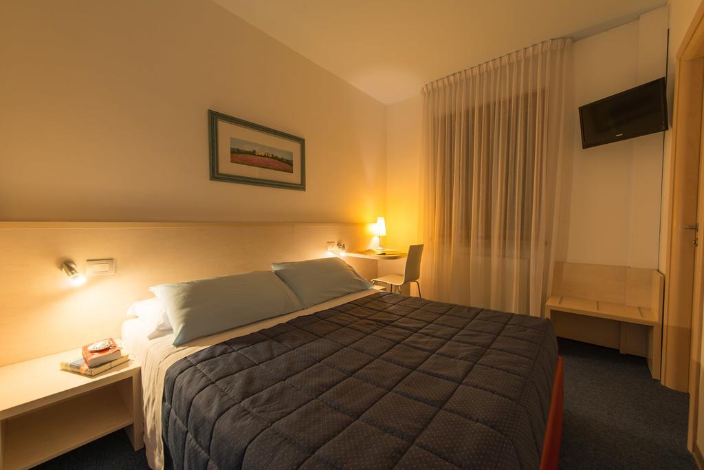 Hotel Erika Malcesine Pokoj fotografie